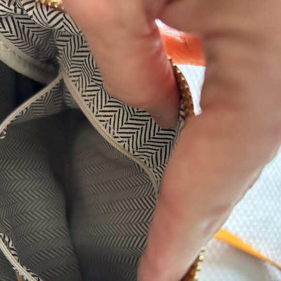 Steve Madden Mustard Colour - Please read Description - Picture 9 of 10